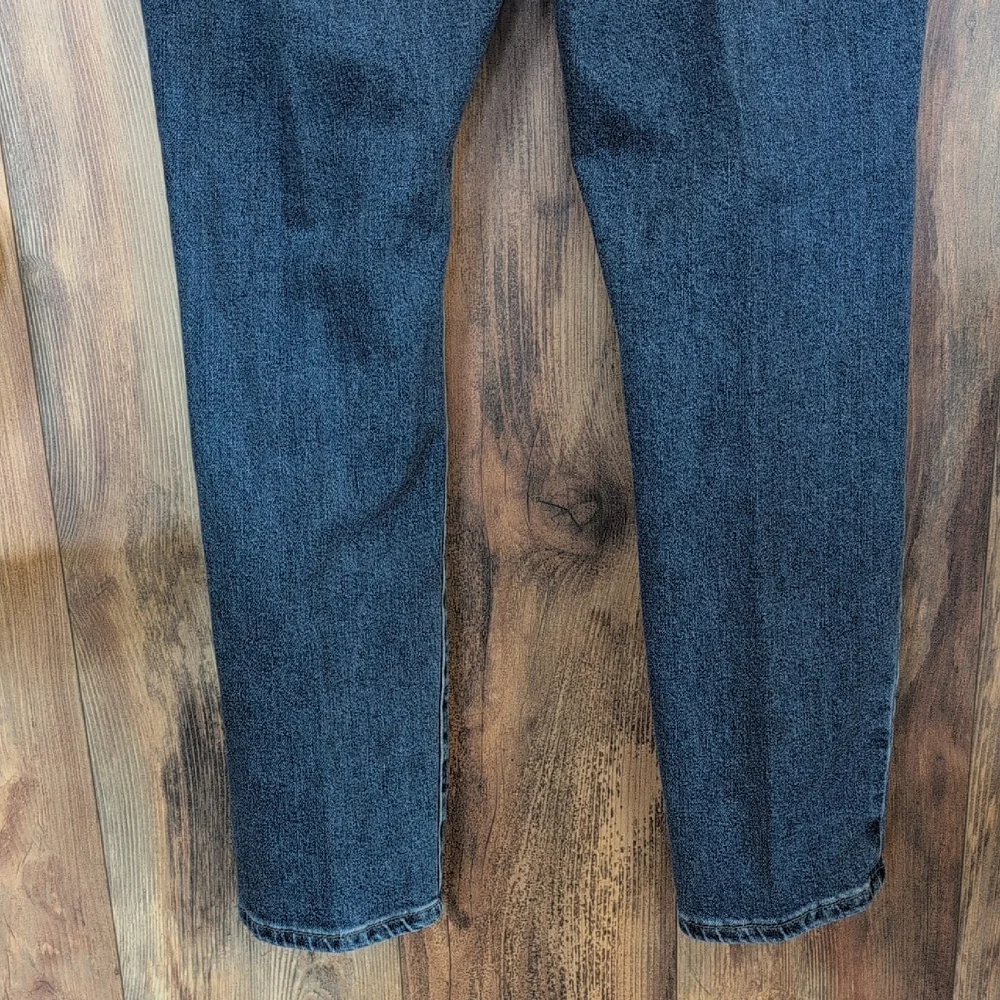 Grace & Lace Straight Leg Dark Wash Distressed High Rise Jeans 8            C183
